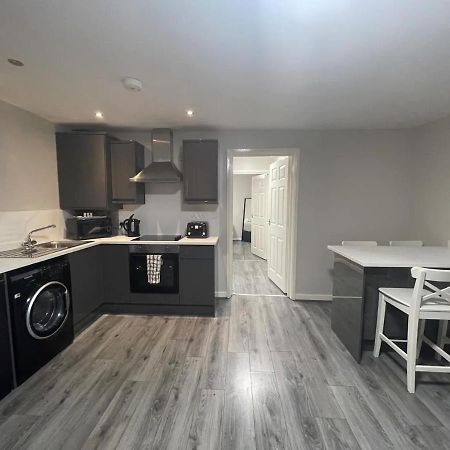 Hosted By Ryan - 2 Bedroom Apartment リヴァプール エクステリア 写真